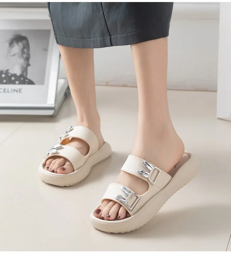 

New niche women's sandals, wear outside, high-end fashion, versatile, thick-soled beach sandals, one-piece slippers