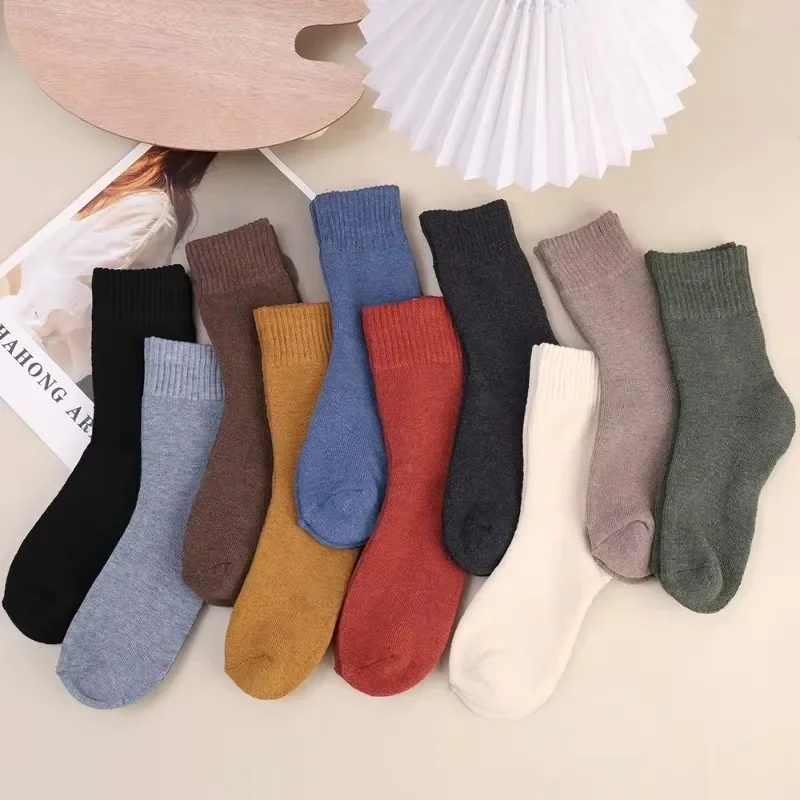 10 colores, calcetines cálidos de invierno a la moda, medias gruesas de punto de felpa, calcetines de tubo medio para hombres y mujeres, calcetines informales para suelo interior a prueba de frío