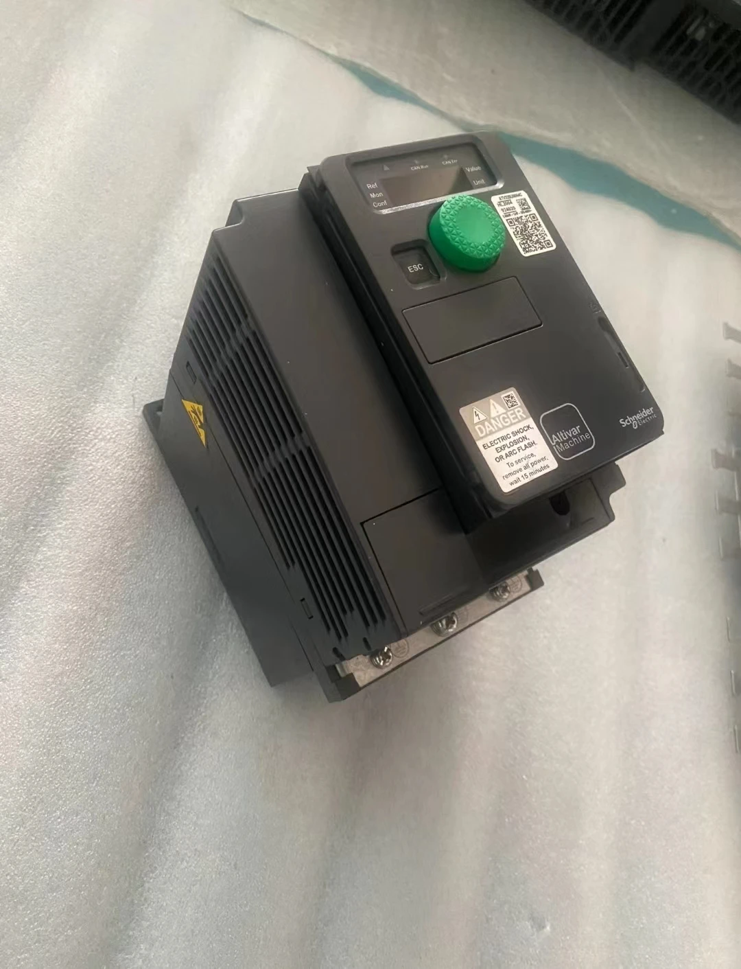 ATV320U06N4C Used inverter 0.55KW 380V function runs OK