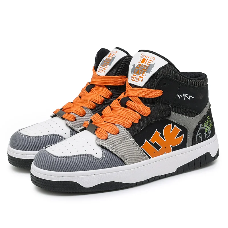 2023 primavera e autunno nuove scarpe da tavola sportive Mid Top personalizzate Graffiti stringate scarpe da pane da uomo e da donna Size39-44