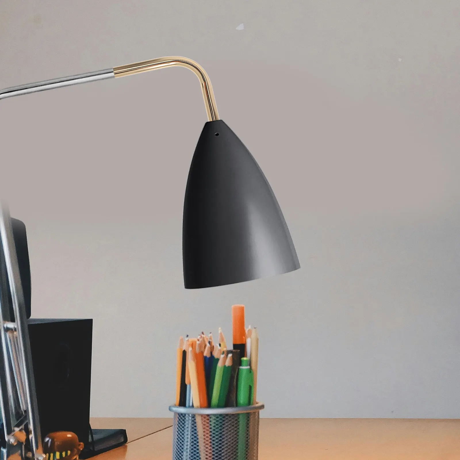 

French Gold Iron Art Bent Tube Hollow Pipe 11.5mm Diameter Lamp Extender Lighting Accessories Wall Table Lamp Cord Light Pull