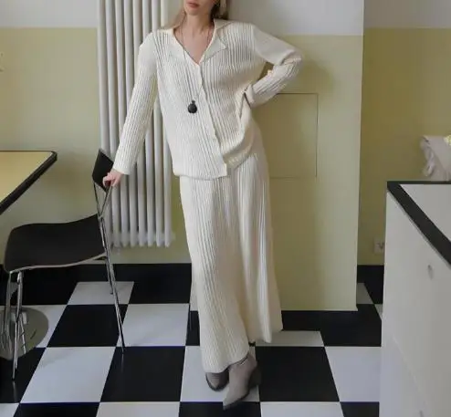 Ensemble haut à manches longues et jupe longue pour femmes, couleur unie, moulant les hanches, tenue élégante et décontractée, automne 2025