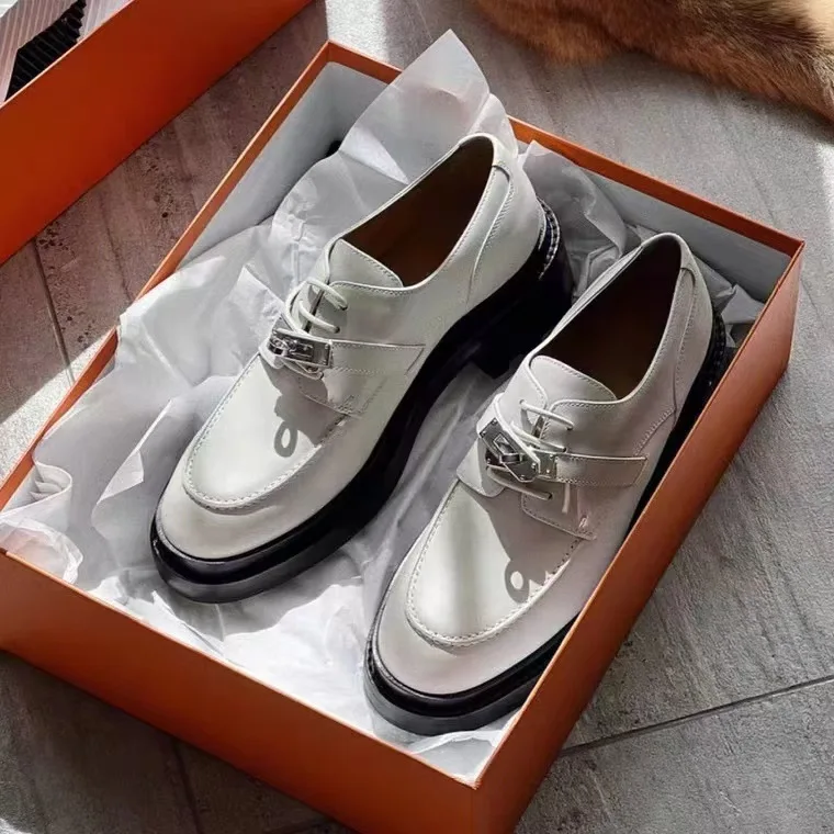 أحذية نسائية بكعب سميك على الطراز البريطاني لربيع وخريف أحذية بدون كعب أنيقة جديدة مقاس صغير أحذية فردية