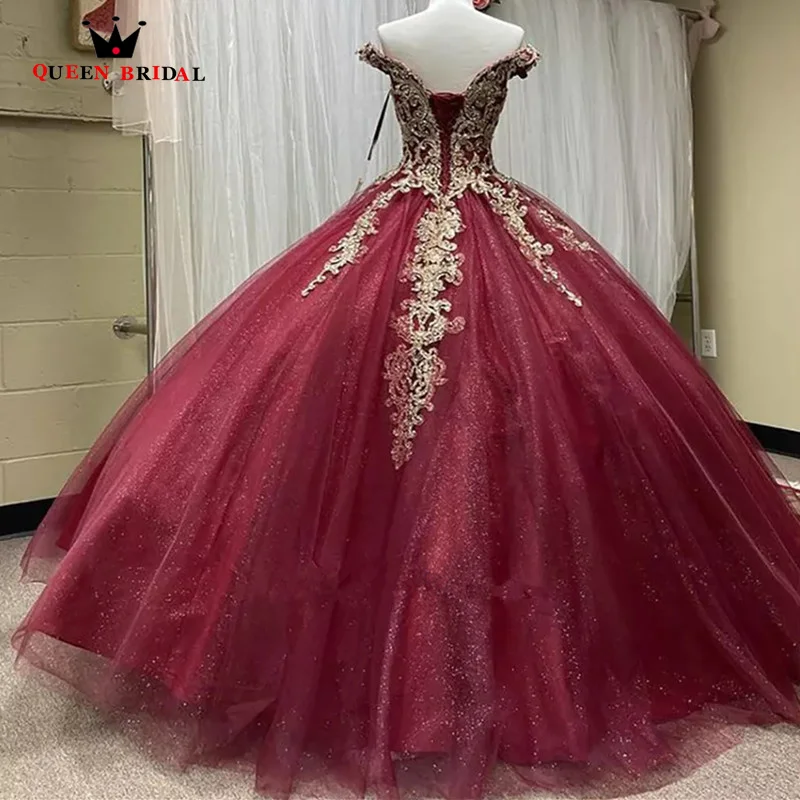 Изысканные платья для Quinceanera с открытыми плечами и V-образным вырезом, золотые бальные платья с аппликацией и бусинами, блестящее красное для девушек 15, платье для выпускного вечера ED26