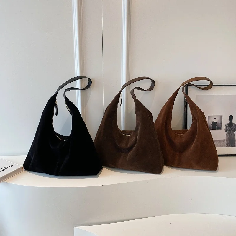 

Women's Tote bag large capacity handbag shoulder bag deerskin velvet retro small crowd commuter bag everything tote bucket women