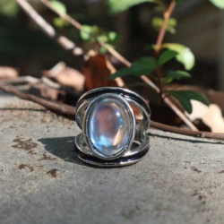 Huaya Retro Classic Rainbow Moonlight Stone Women's Rings Two Tone Elegant Banquet Ladys Ring Jewelry Personality Accessories