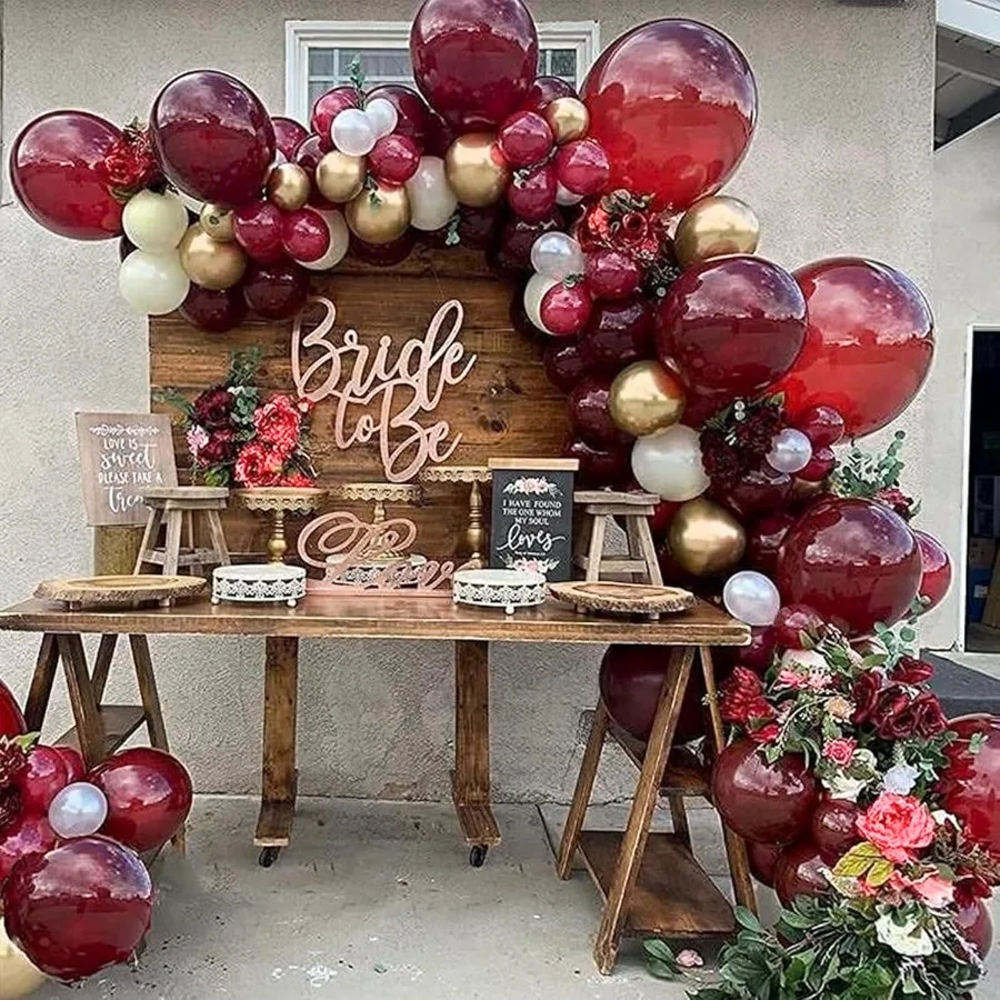 Palloncini bordeaux 145 pezzi di diverse dimensioni Confezione da 18 12 10 5 pollici Kit arco per palloncini autunnali rosso scuro marrone ghirlanda per la laurea