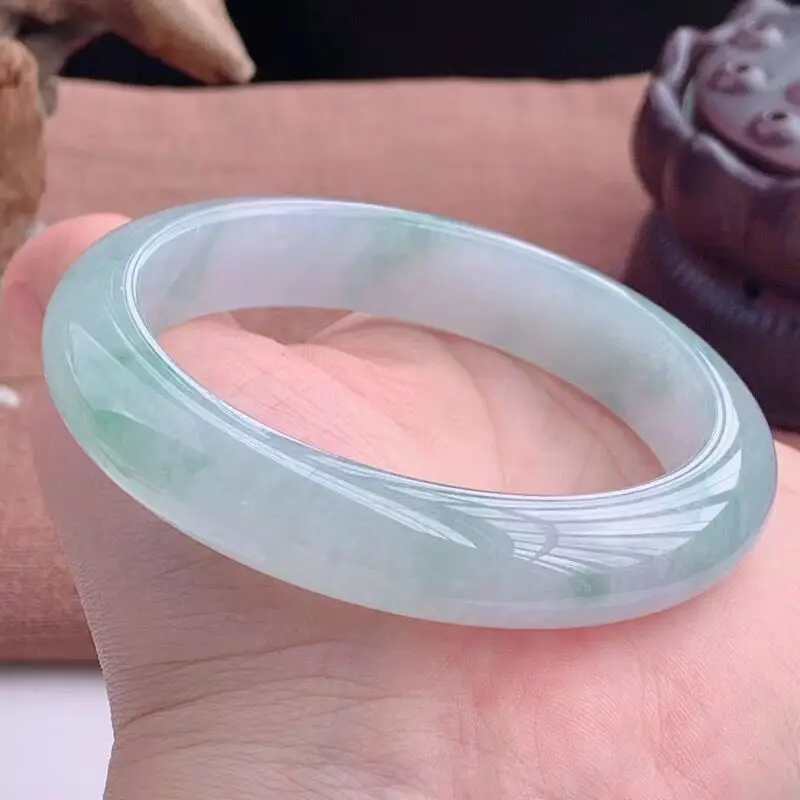 Myanmar , single-color - light oil jadeite bracelet, young girl's bright green ice-waxy type view 2