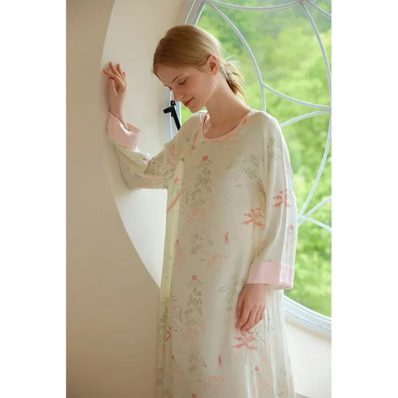 Chinese Retro Style Nightgowns Women\'s Elegant Satin Long-sleeved Nightdress Two Colors Round Neck Viscose Night Dress