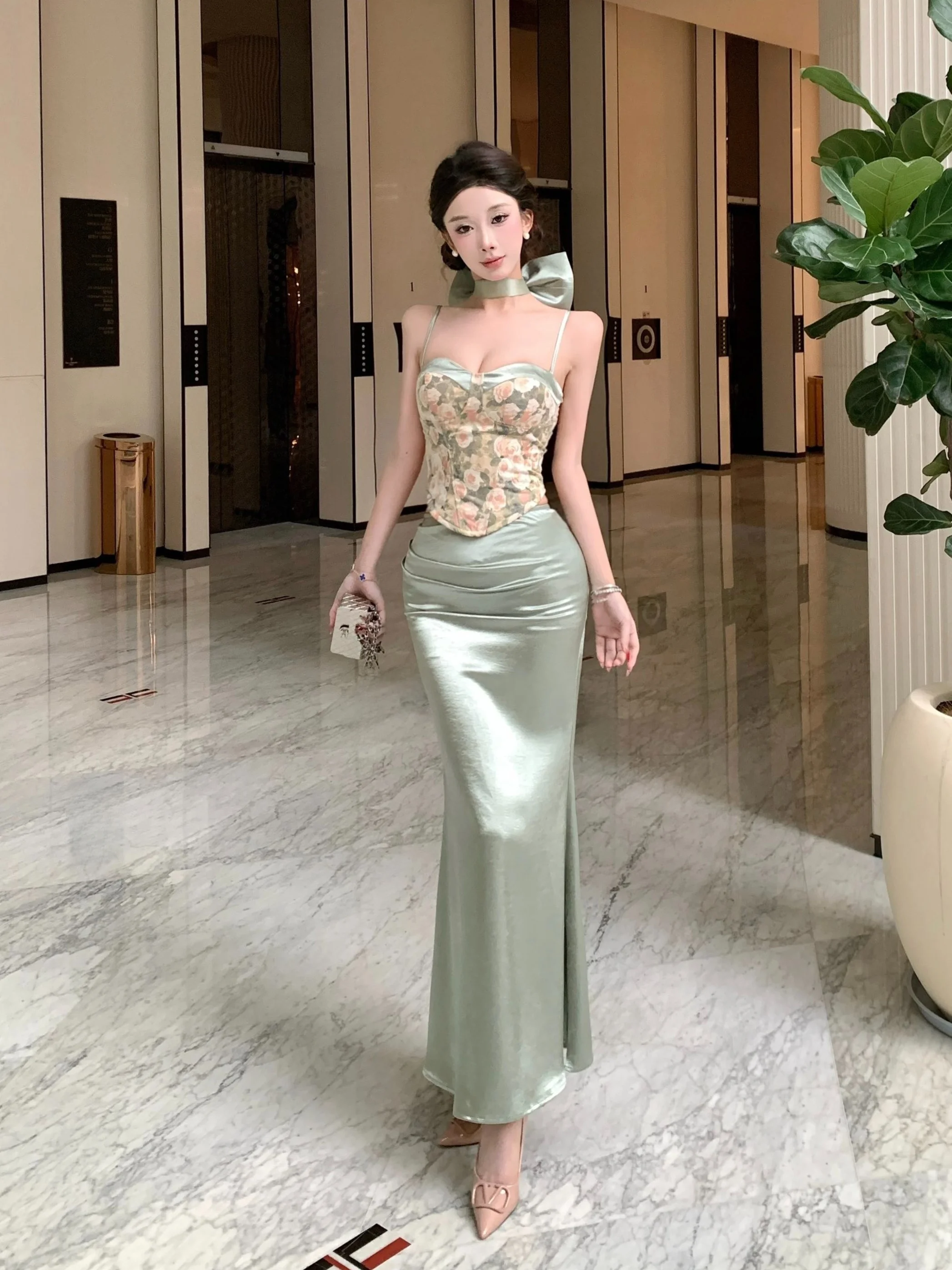 

Sexy Knot Floral Strap Fibone Tank Top And Satin Tail f Skirt Two Piece Set for Women Spring Faion Ensemble