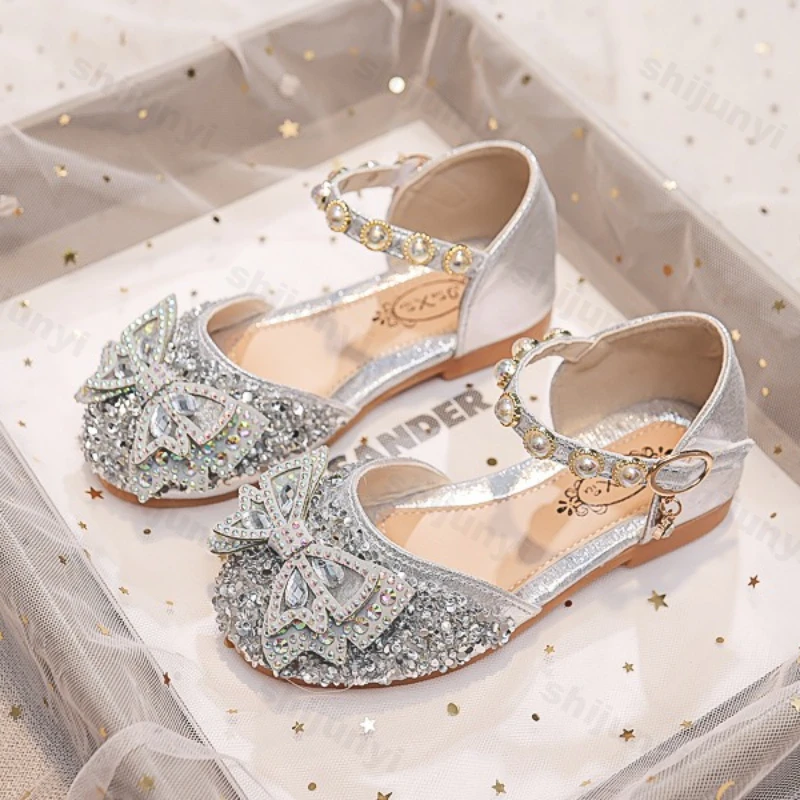 Girls Sandals New Luxury Rhinestone Bling Bling Bow Princess Shoes for Children Fashion Non Slip Soft Sole Party Flat Shoes