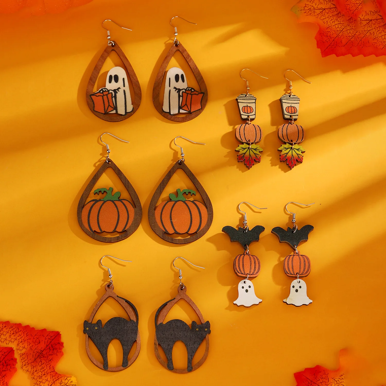 

Gothic Pumpkin Ghost Bat Wooden Pendant Earrings Terrifying Black Cat Skull Maple Leaf Coffee Cup Ear Hooks Halloween Jewelry