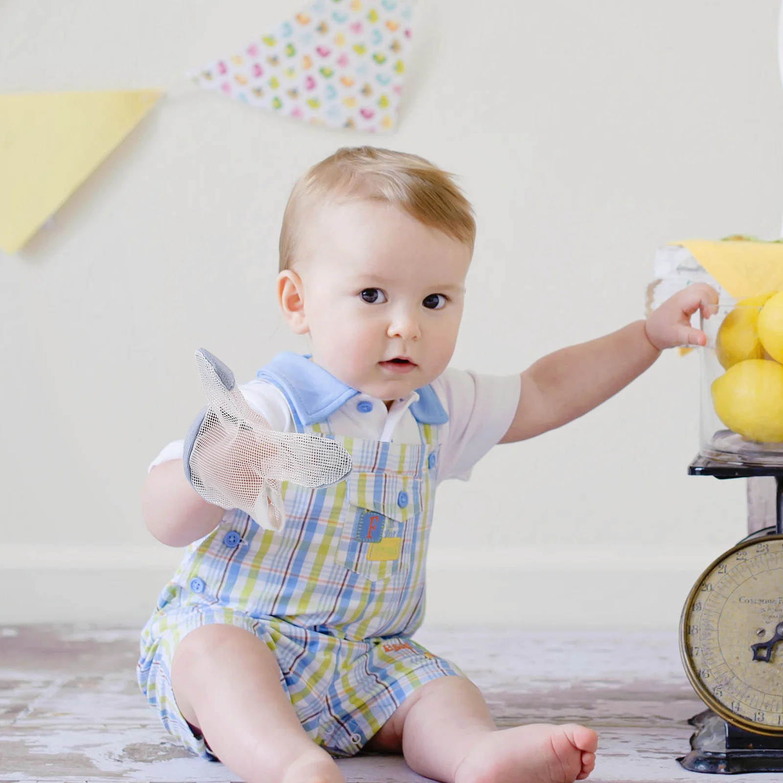 

2 Pairs M Size Random Finger Protector Gloves Stop Sucking Thumb Guard Anti Biting Mittens Child Nail Safety Mesh