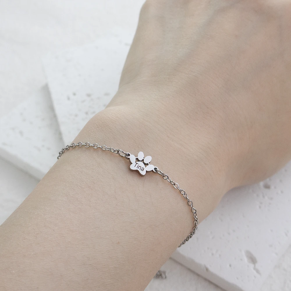 パーソナライズされたステンレススチール製の犬の足跡ブレスレット、誕生日、クリスマス、バレンタインデーの女性向けファッションアイテム