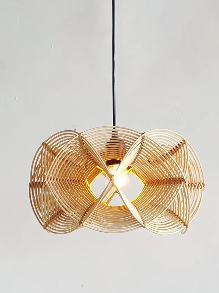 

Natural Bamboo Rattan Pendant Light, Minimalist Indoor Hanging Lamp for Living Room/Office
