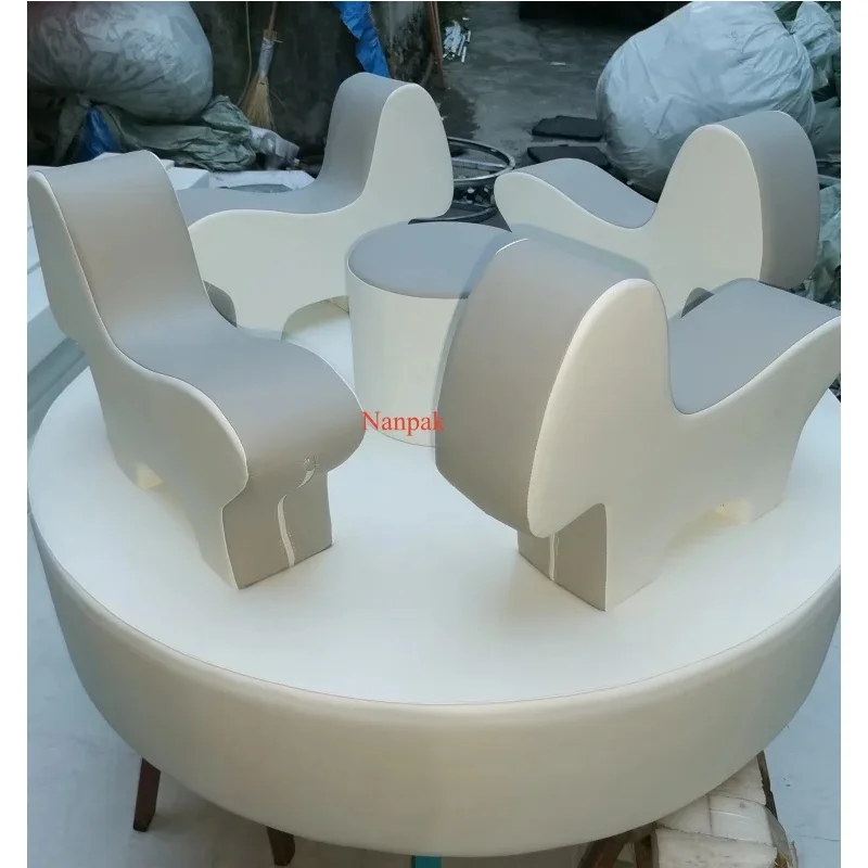 Popular White Grey Custom Motorized Horse Ride Indoor Equipment 4~5 Kids Soft Play Merry Go Round Carousels for Amusement Party
