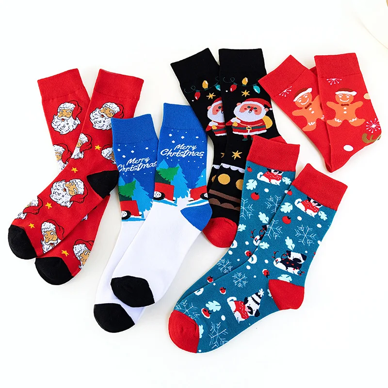 Randomly 4 pairs of snowman Santa Claus cartoon medium tube socks for autumn and winter Christmas socks
