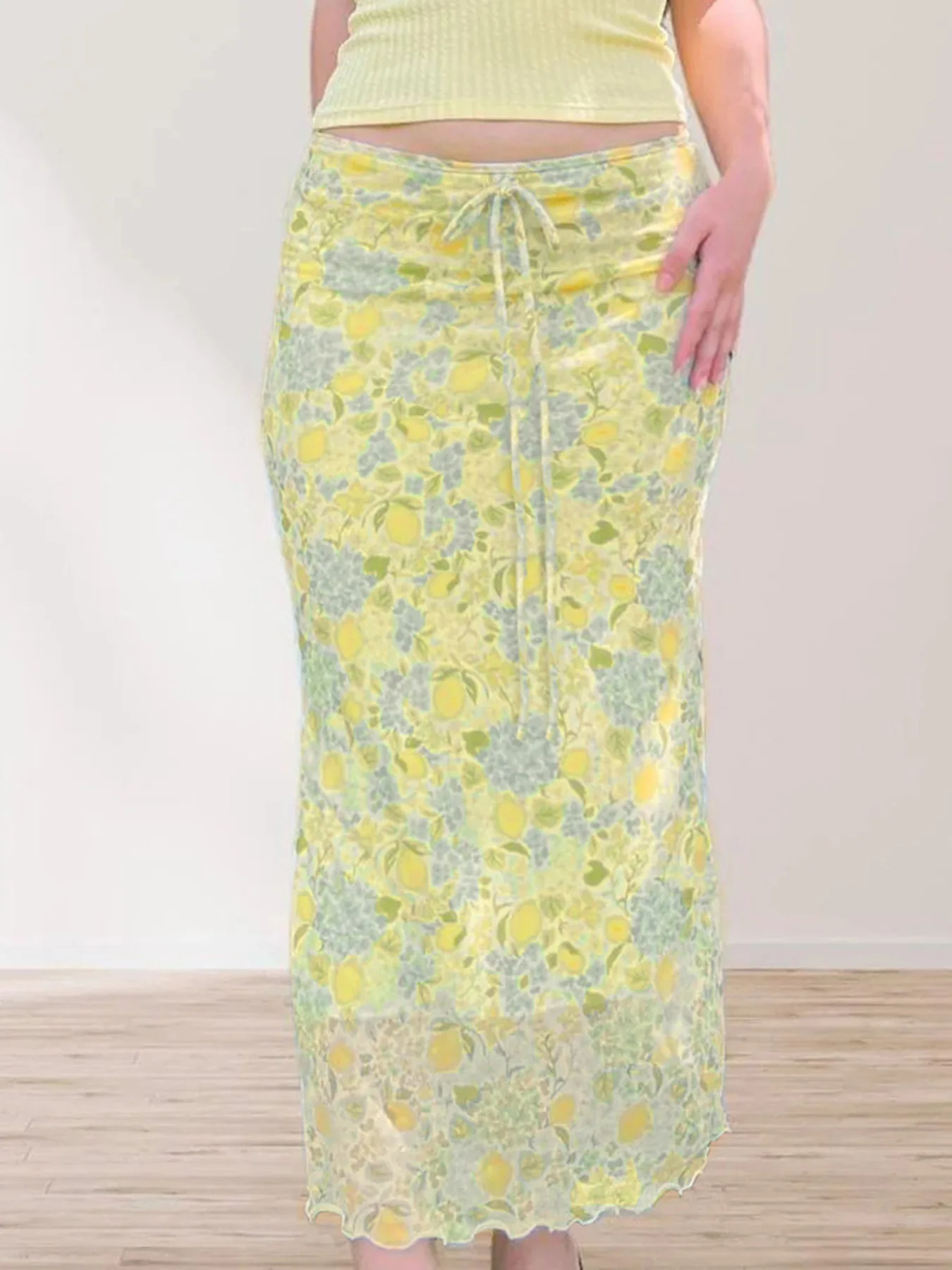 T-shirt V-ne da donna casual estiva 2025Top corto basic aderente Tessuto in poliestere ort Sle Colore puro Busin Commute Sle