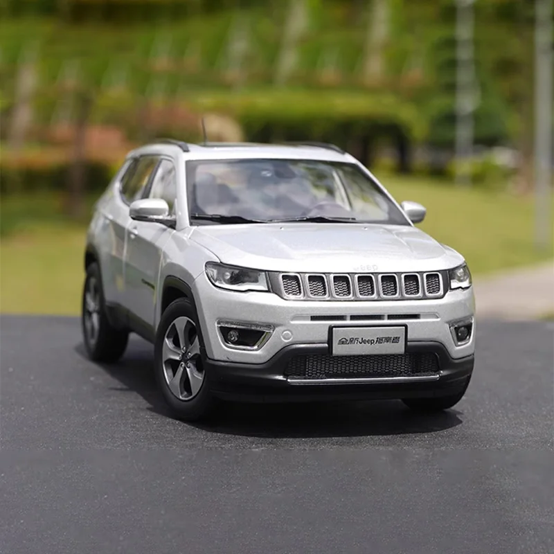 Diecast Original 1:18 Scale Gac Fick Jeep Compass Simulation Alloy Car Model Static Display Collectible Toy Gift Ornaments