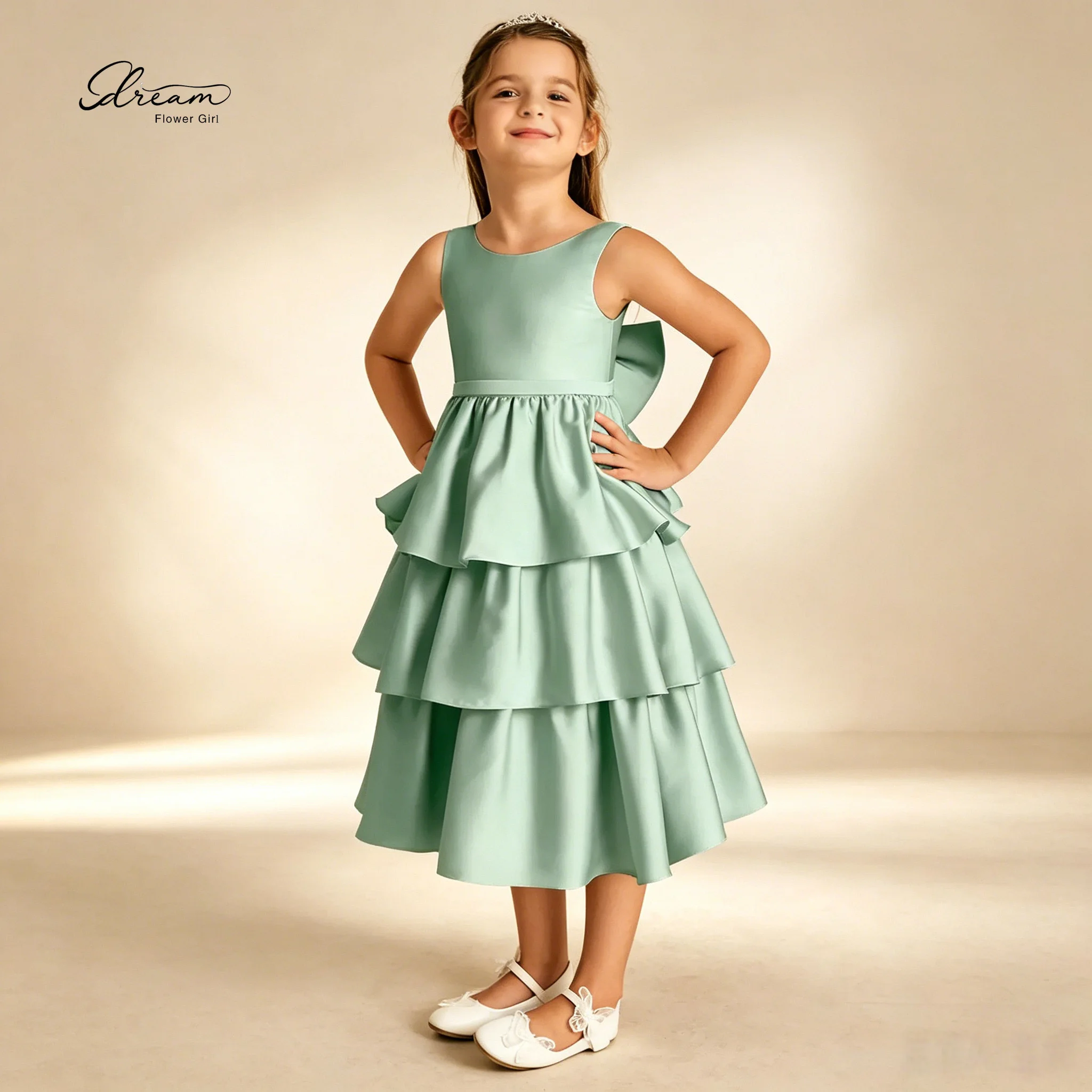 Elegant Green Chiffon Sleeveless Ball Gown for Children featuring a lace-trimmed fitted waist design