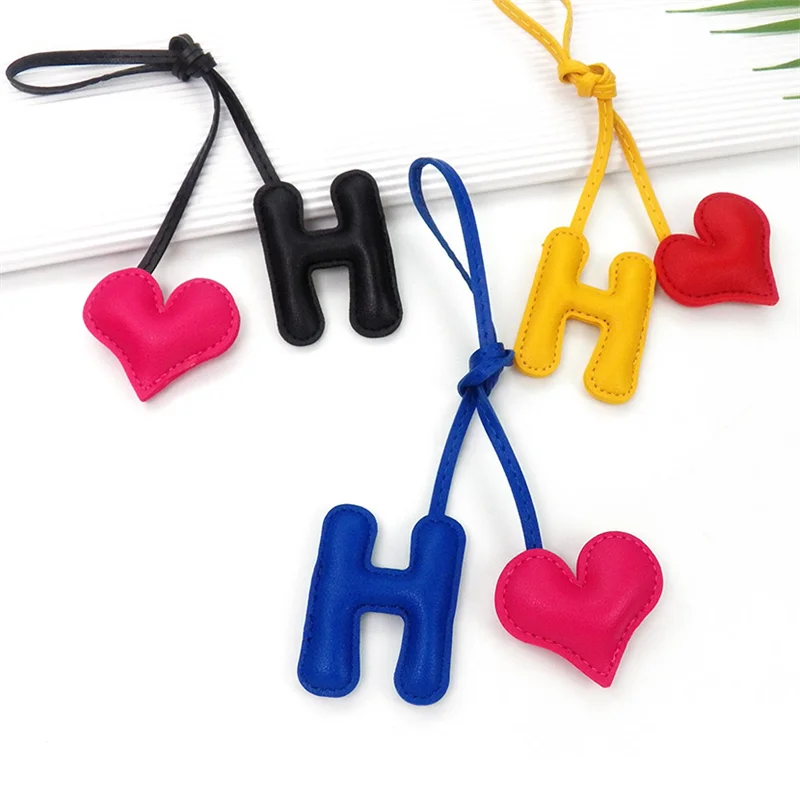 PU Leather Initial Heart H Letter Keychain For Women Fashion Cartoon Candy Color Bag Phone Pendant Car Key Chain Jewelry Gifts