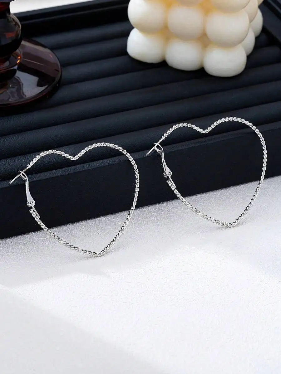 

1 Pair Braided Line Heart Shaped Hoop Earrings, Geometric Love Element Suitable For Women's Daily Wear