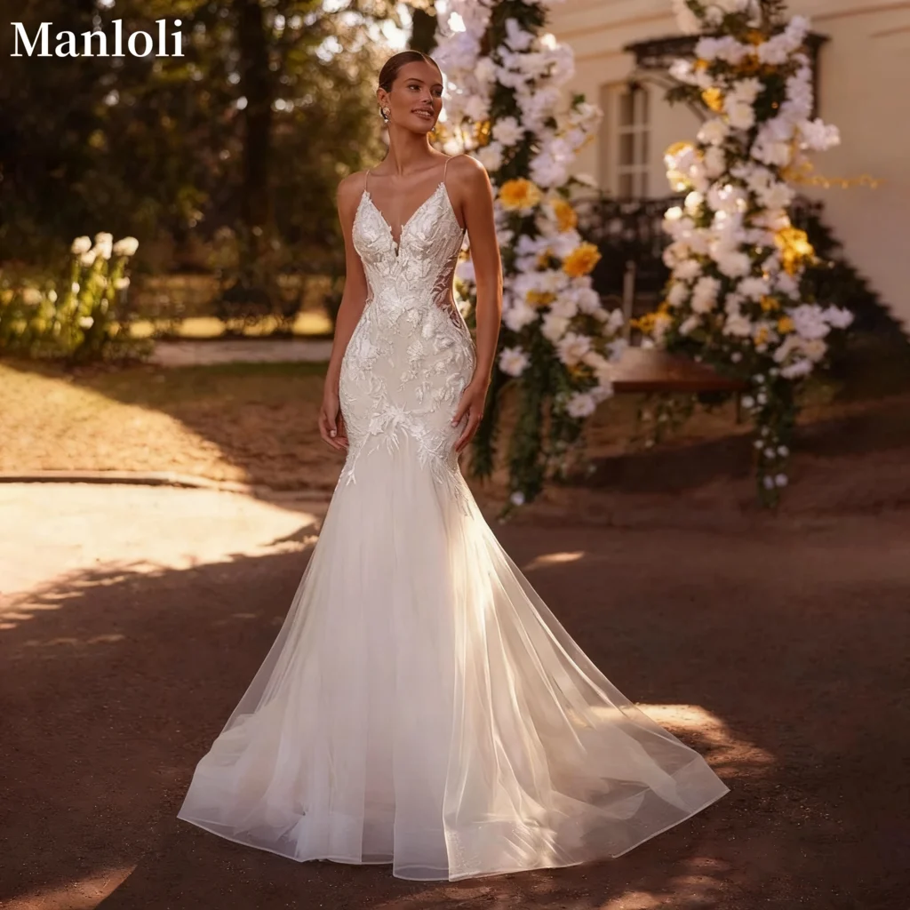 

Customized Elegant V-neck Mermaid Wedding Dress Tulle Spaghetti Strap Lace Decal Bridal Dress Enchanting Wedding dress Vest