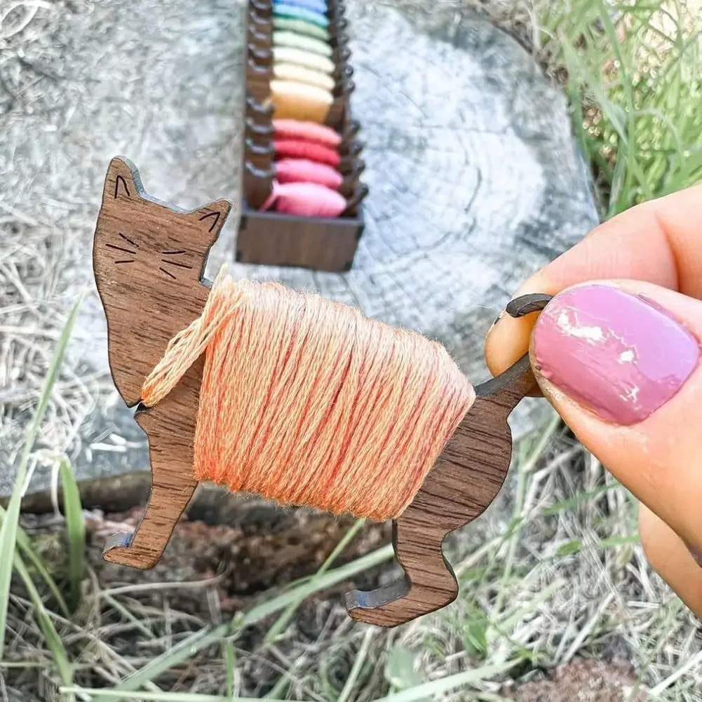 Wooden Animal Bobbin Set  Yarn Winder Yarn Holder Sewing Threads Storage Wooden Animal Spool Set images - 6