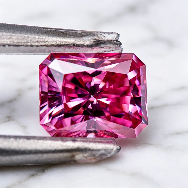 Moissanit-Stein im Radiant-Schliff, rosa Farbe, im Labor gezüchteter Edelstein für DIY-Anhänger und Schmuckherstellung, besteht den Diamanttester mit Zertifikat. – Detail 5