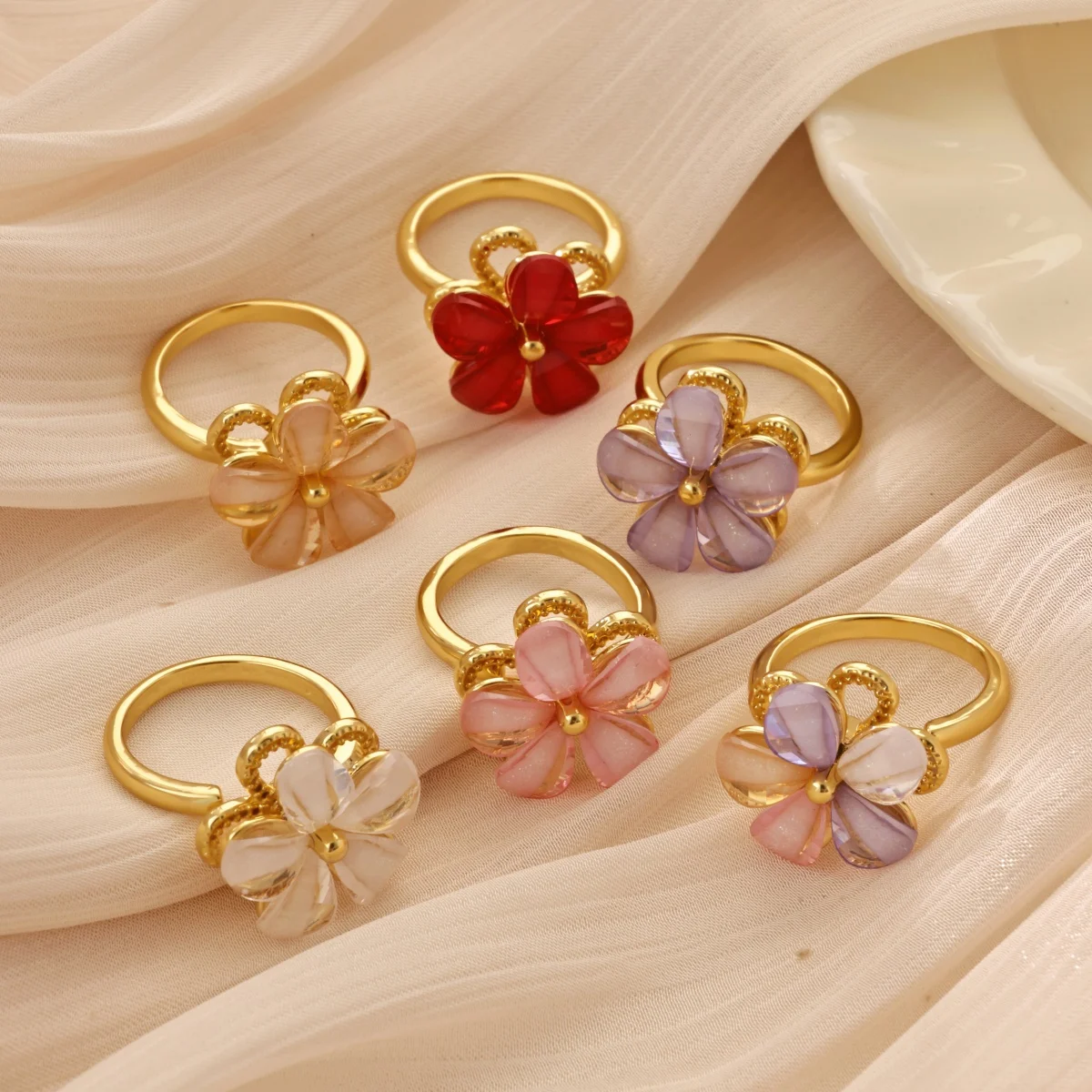 Niedlicher drehbarer Ring mit Blumenmuster aus Harz für Damen, goldfarben, Kupfer, drehbare Blume, offener Manschettenring, trendiger Party-Schmuck – Detail 1