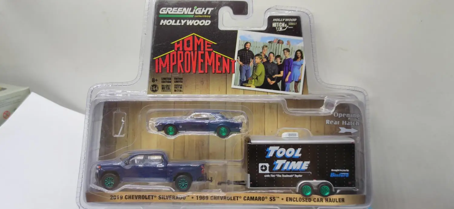 1: 64 2019 Chevrolet SILVERADO&1969 Chevrolet CAMARO SS&Closed Trailer Green Edition  Collection of car models