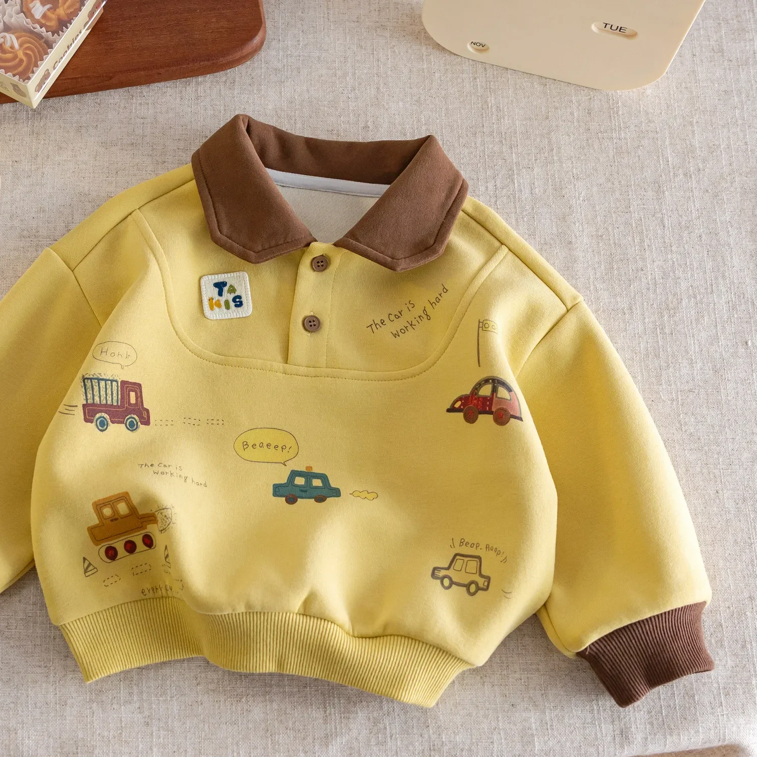 Neues Kinder-Frühlings- und Herbst-Oberteil für Mädchen und Jungen, bequemes Baumwoll-Unterhemd, Baby- und Kinder-T-Shirt mit Cartoon-Motiv, Polokragen, langärmliges T-Shirt. – Detail 5