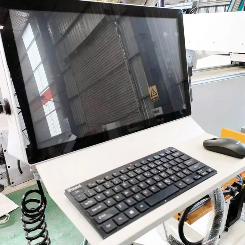 آلة طحن وحفر أوتوماتيكية 1200 مم 3000 مم باستخدام الحاسب الآلي لعملية باب النافذة من الألومنيوم #3