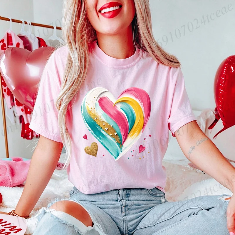 Women T-shirt Brush Stroke Heart Graphic Tee Tshirt Romantic Valentine Aesthetic Tees Casual Ladies Tees Tops Girlfriend Gift