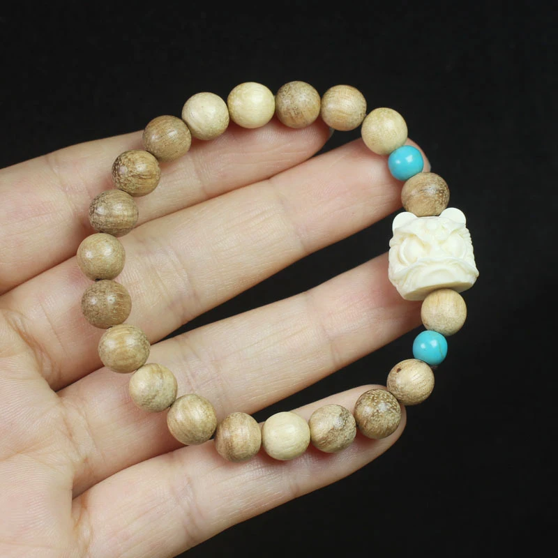 

8mm Agarwood Bracelet with Lion Awakening Design, Buddhist Prayer Beads, Decorative Ornament