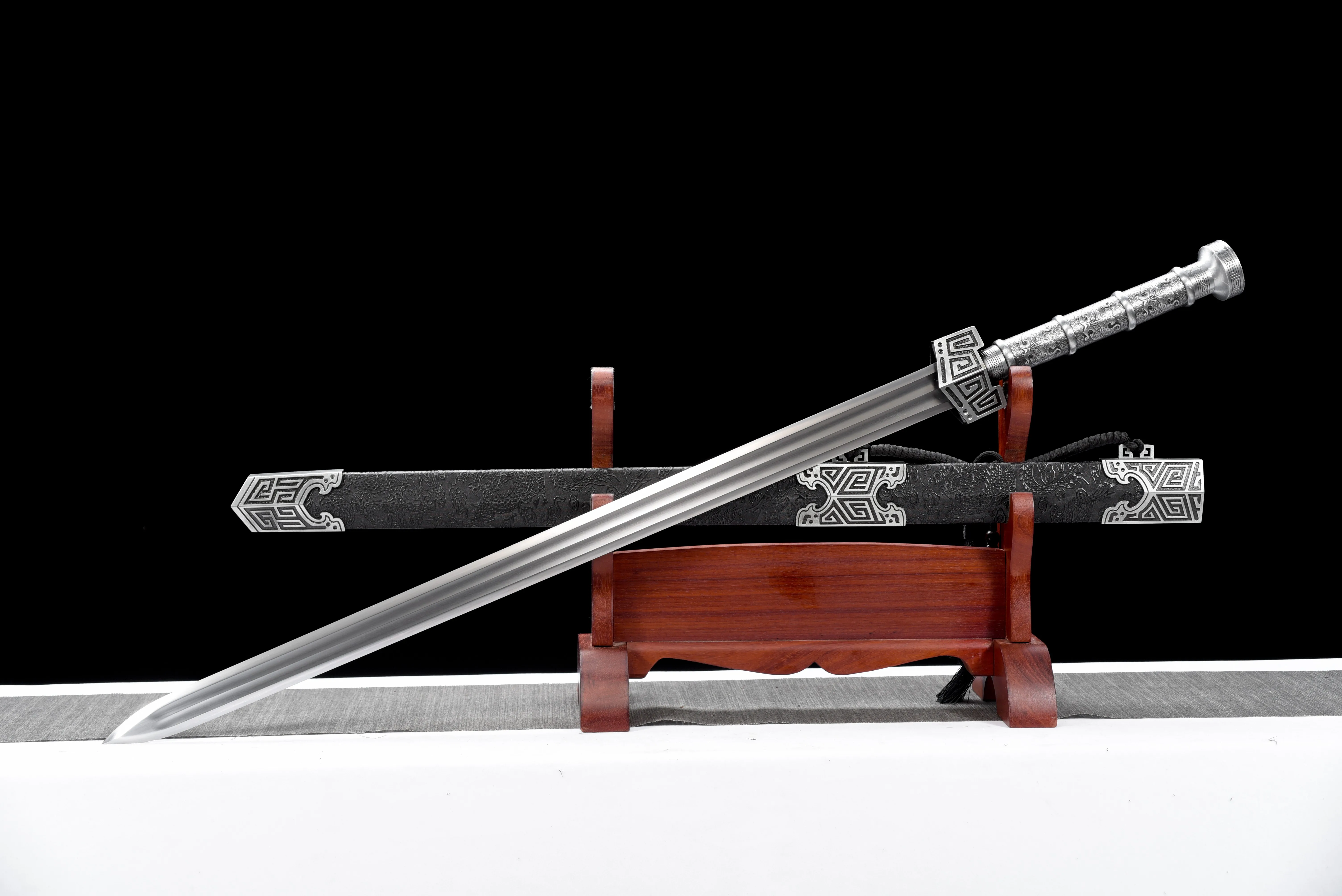 103 سنتيمتر القرون الوسطى الإمبراطورية الرومانية السيف الأوروبي تمبلار تصميم شريط الصحة المزدوج ، كاتانا العدالة النينجا الساموراي بليد القتال الحاد