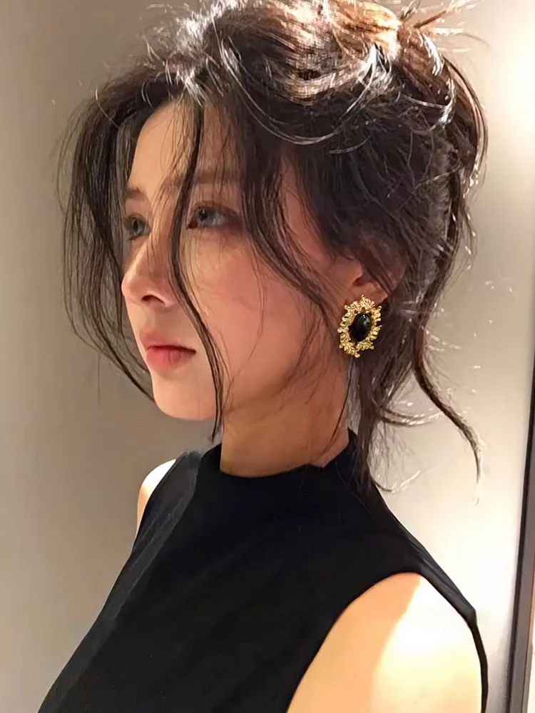 Vintage Punk Style Metal Large Size Leaf Stud Earrings for Women Girls Exaggerated Fashion Chunky Jewelry Party Ear Accessories