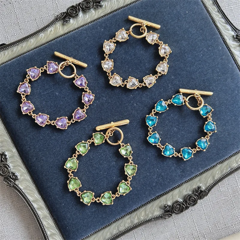 

YEEVAA Vintage Gold Tone Heart Crystal Toggle Bracelet, Multicolor Cubic Zirconia Heart Link Bracelet for Women Fashion Jewelry