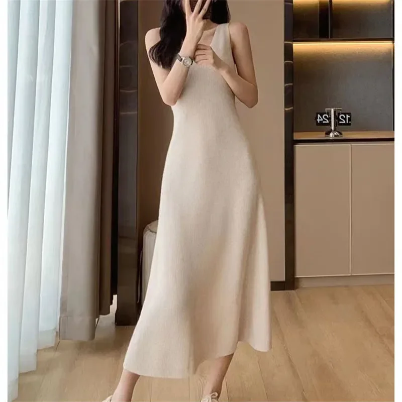 Design Inspired Sweater Camisole Dress Two-Piece Set for Women's Winter New Style French Gentle Style Knitted Suit Skirt