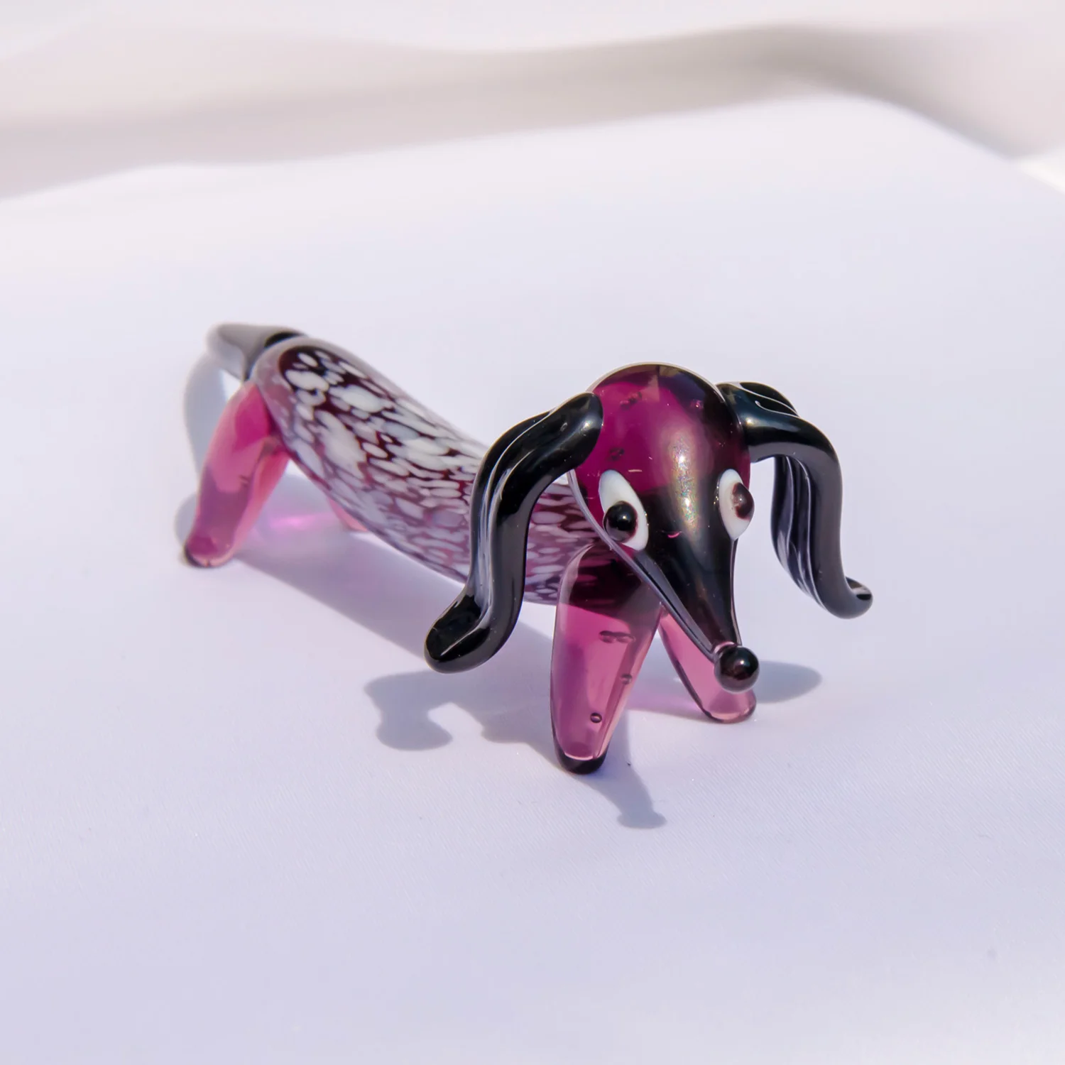 KANGMING Hand-Blown Mini Art Glass Dachshund Statue, Collectible Desk Decoration for Dog Lovers, Eye-Catching  