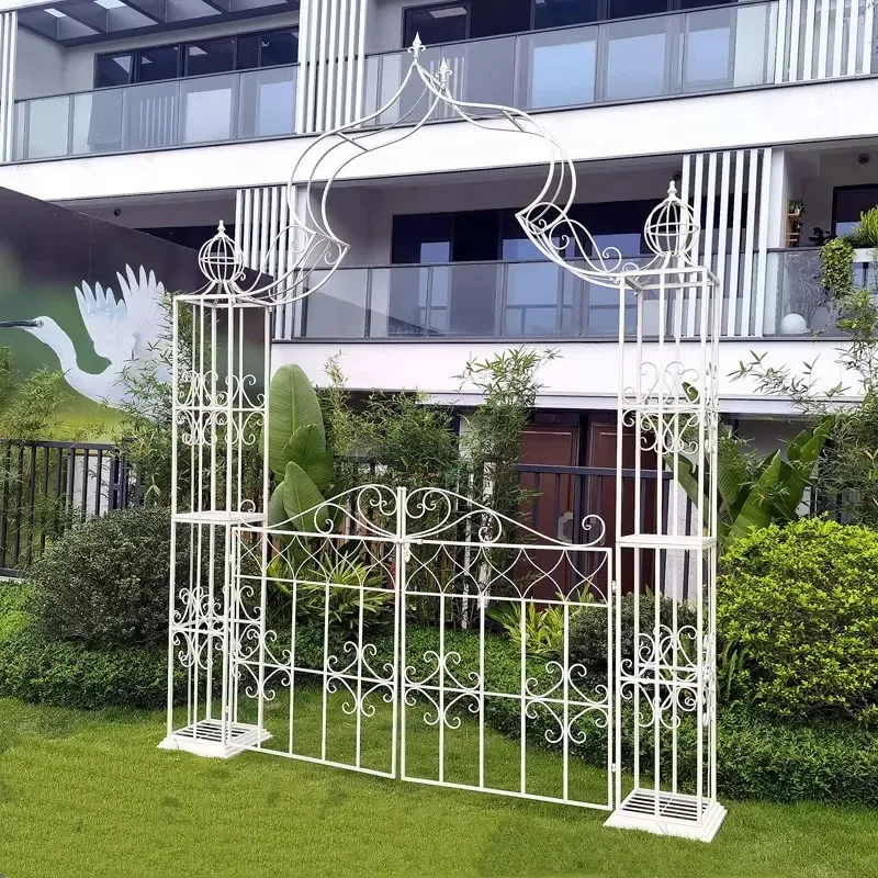 Old-fashioned Wrought Iron Outdoor Fence Door Arch with Flower Stand for Courtyard Balcony Rose Frame Waterproof Durable