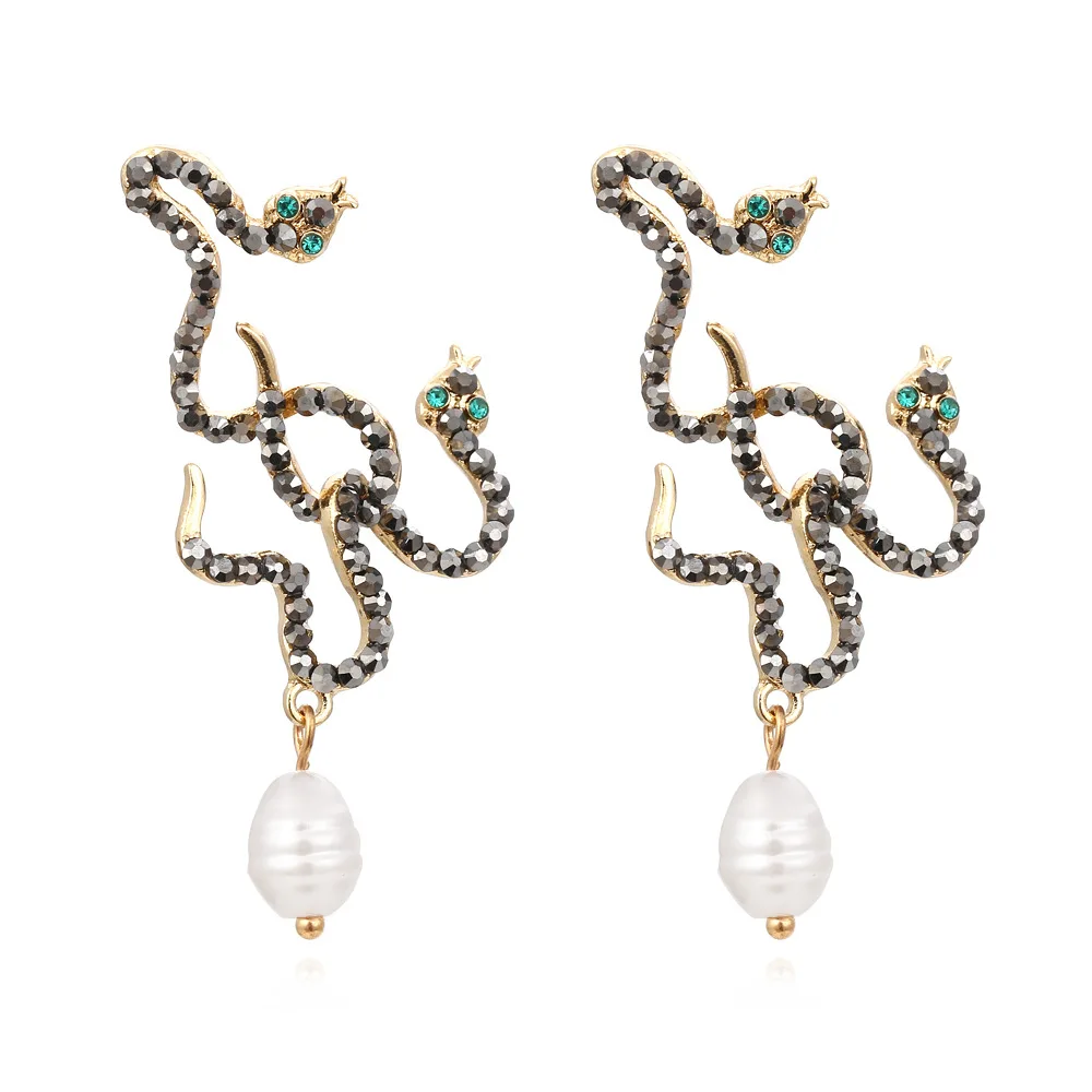 Retro alloy diamond-encrusted snake earrings personalized splicing long animal pearl earrings  Source