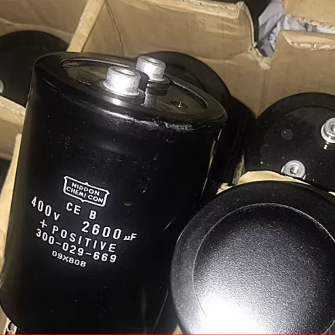 

1pcs Imported aluminum electrolytic capacitor 400v2600uf 63.5 * 90 Japanese Black Diamond can replace 400v2700uf