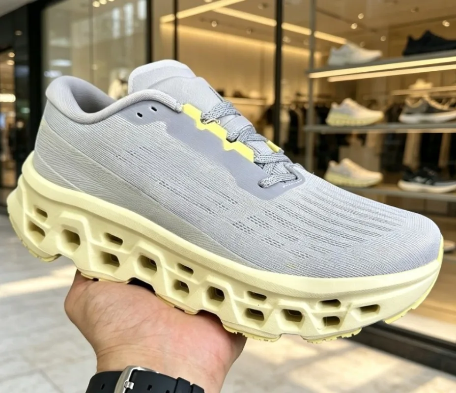 Thick-Sole Height-Increasing Comfortable Ultra-Light Trail Running Marathon Sneakers for Men Women.