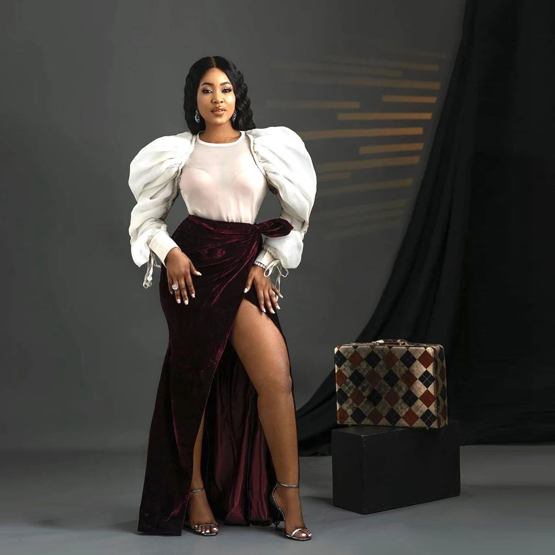 ชุดเดรสงานพรอมกำมะหยี่สไตล์ Aso EBI ชุดเดรสสำหรับงานปาร์ตี้ตอนเย็นงานเลี้ยงกระโปรงวินเทจแขนพองชุดสำหรับผู้หญิงสไตล์แอฟริกัน