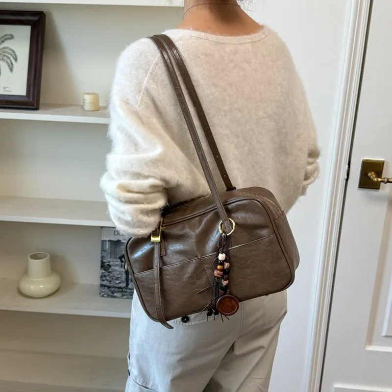 Niche Large-capacity Light Luxury Bag Women's New Fashion Simple Temperament Retro Tote Bag Casual Versatile Shoulder Armpit Bag