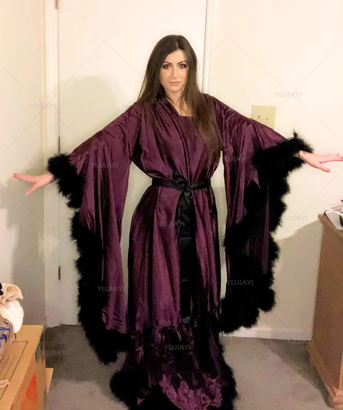 Luxury Women Robe Flare Sleeves Feather Bridal Robe Silk Satin Boudoir Lingerie Sleepwear Maternity Wedding Party Dressing Gown