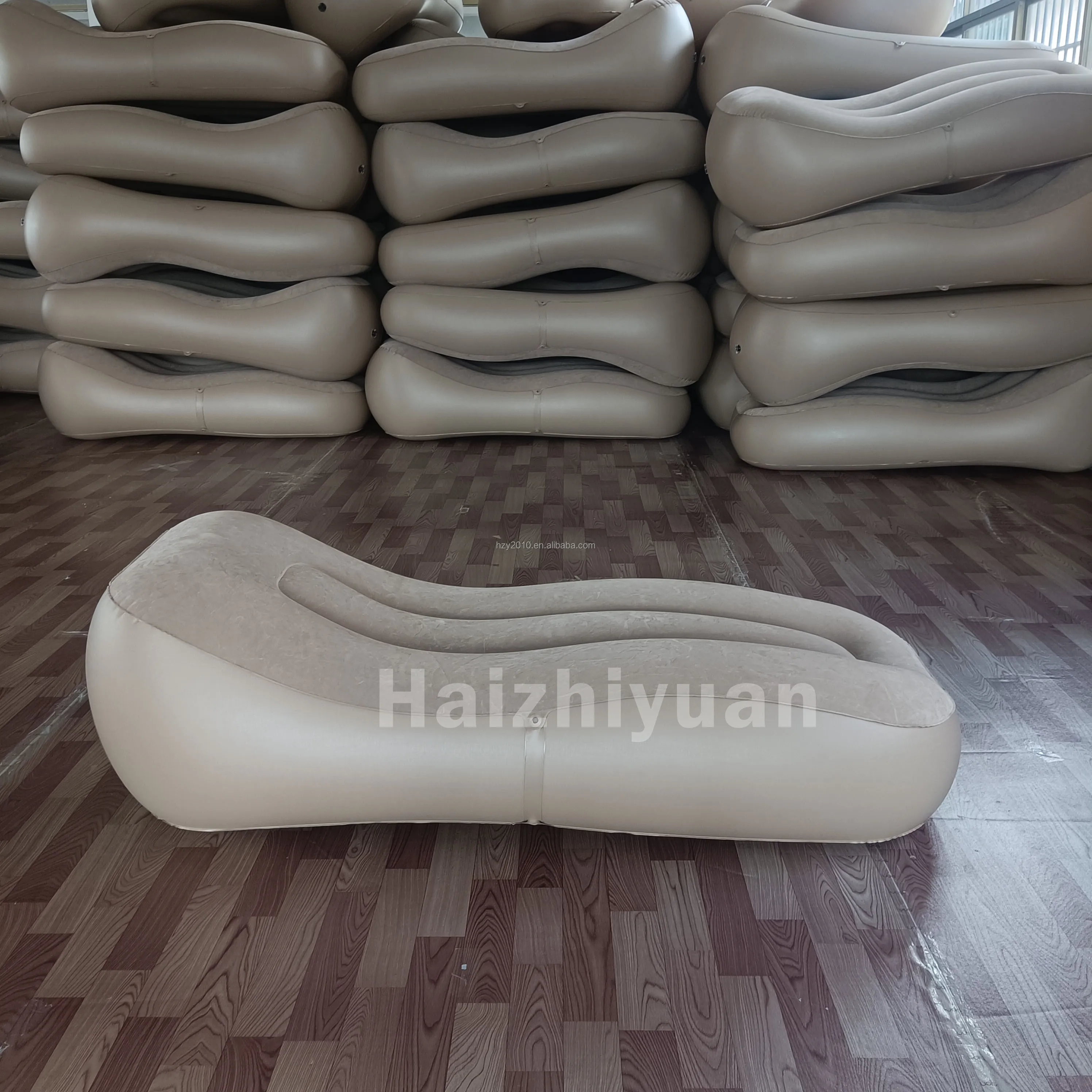 New Auto Inflatable Air Couch Lazy Mattress Sofa Bed with Portable Air Pump for Camp