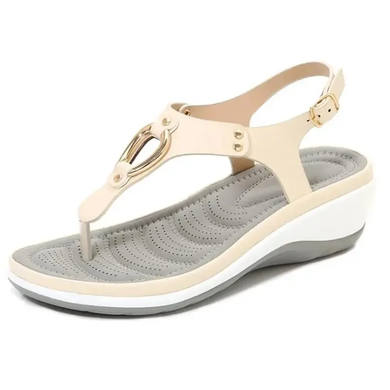 Summer woman Bohemian Fashion Metal decoration Flat Sandals Women\'s Casual Beach Sandals Ladies Shoes sandalia feminina hy365