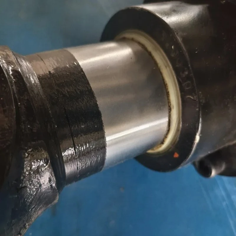 Applicable to:Original card excavator 3154449 bucket cylinder is suitable for special 329 domestic accessories